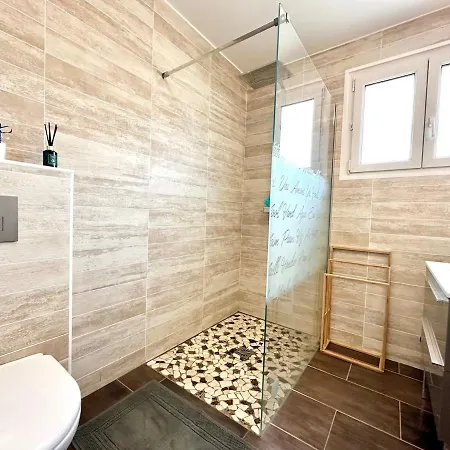 Entire House 8 Mns From Périgueux Center, Jacuzzi